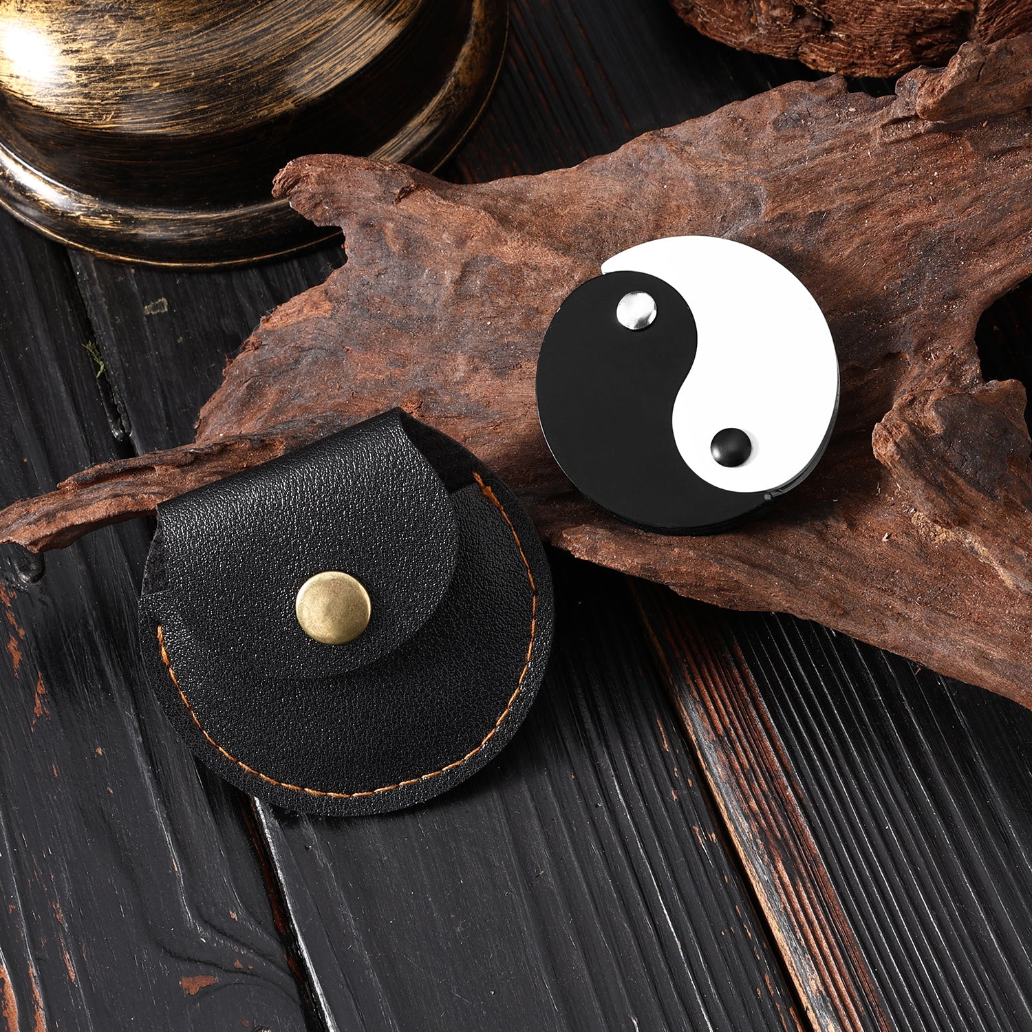 EDC pocket knife, unboxing knife. Features Tai Chi Bagua diagram elements, can be assembled into two knives.